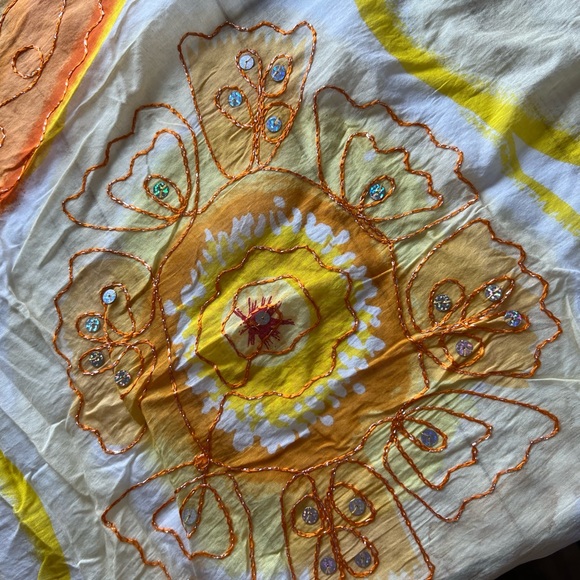 Beautiful embroidered and sequined sarong! Great beach cover up! - Picture 2 of 4